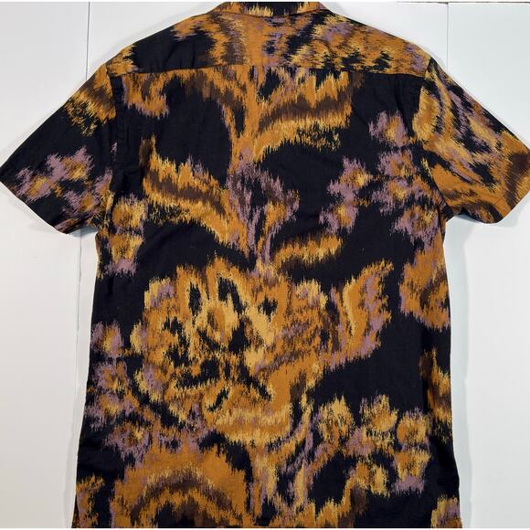 Express Mens Button Up Short Sleeve Wild Safari Print Casual Preppy Size Med - Picture 3 of 4